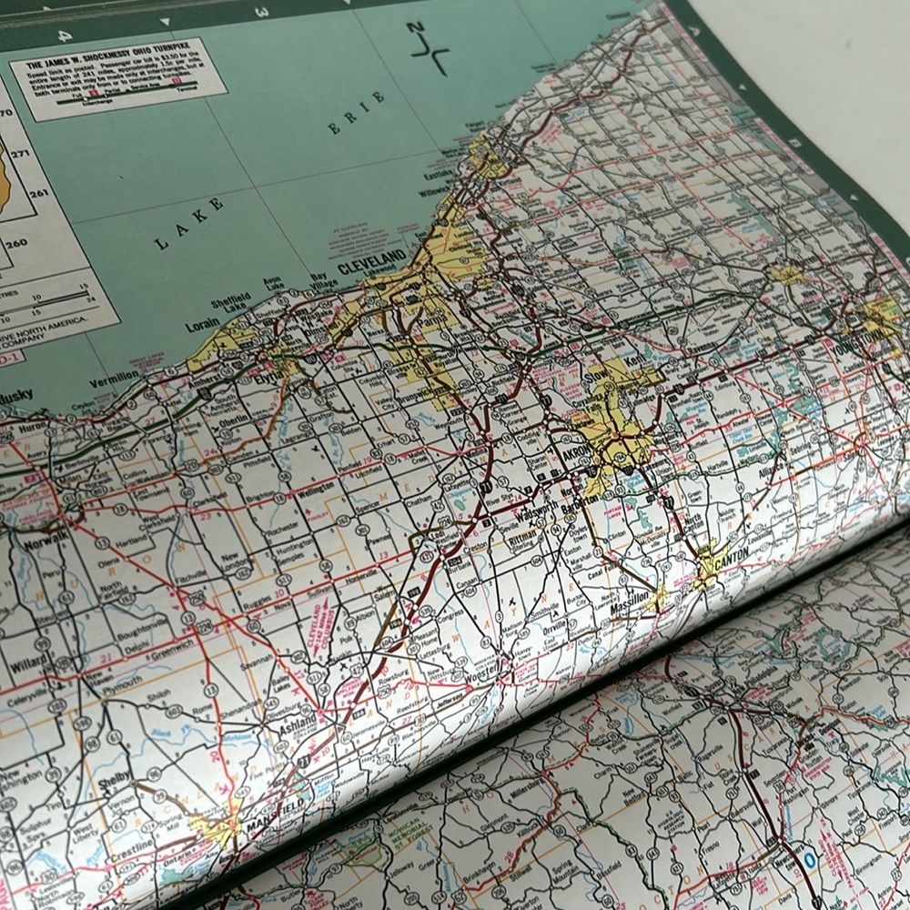 Vintage CAA 1983 Drive North America Hardcover Book Road Atlas Of Canada & USA - Picture 11 of 16